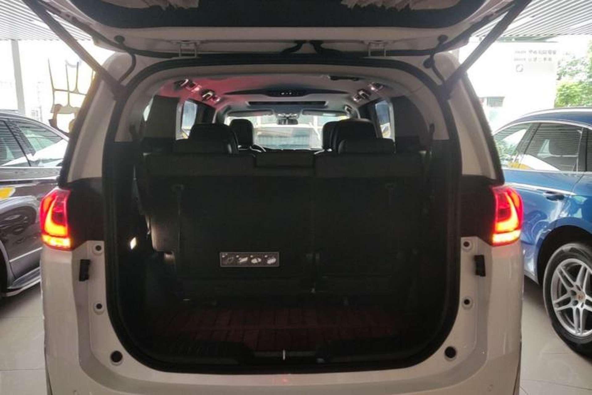 Used GAC Trumpchi M8 2021 Revised Version Lingxiu Series 390T Luxury Edition Trunk
