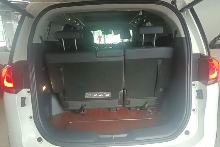 Used GAC Trumpchi M8 2021 Lingxiu Series 390T Deluxe Edition Trunk