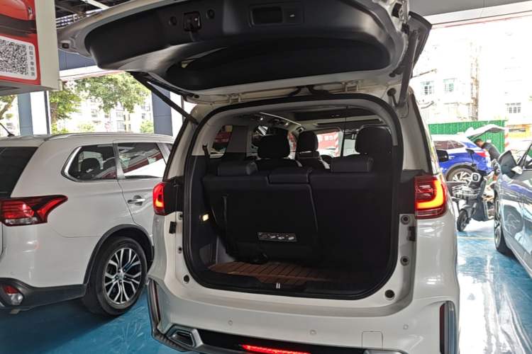 Used GAC Trumpchi M8 2021 Master Series 390T Ultimate Edition Trunk