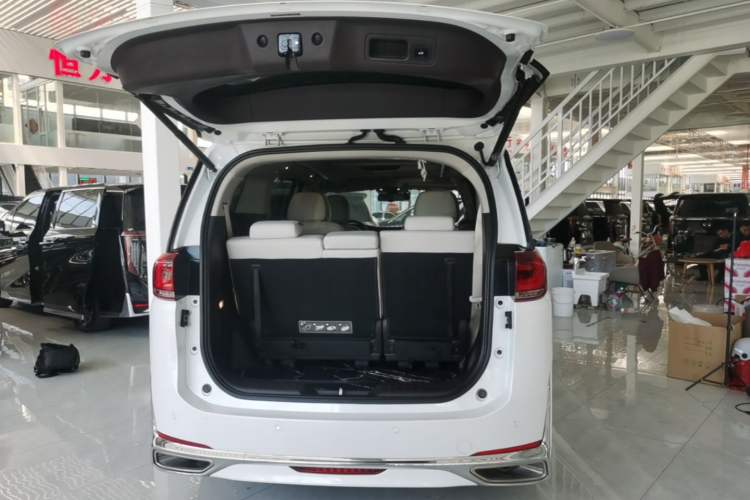 Used GAC Trumpchi M8 2021 Lingxiu Series 390T Ultimate Edition Trunk