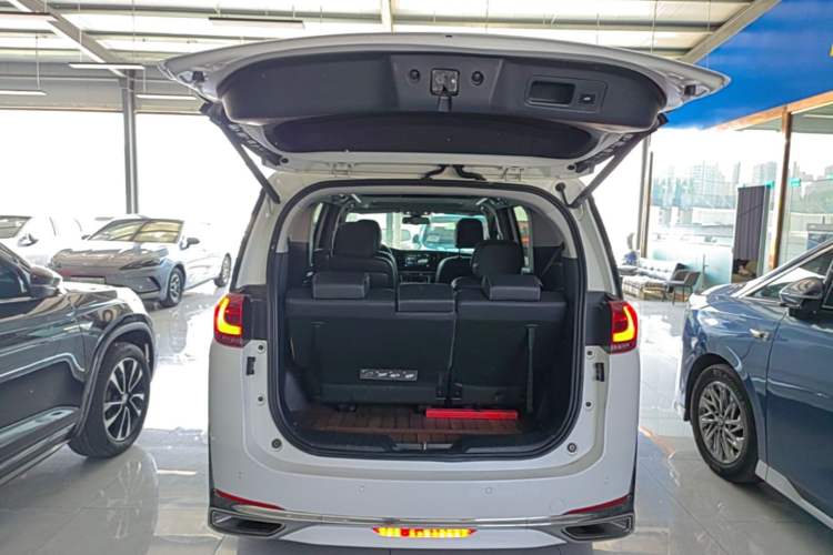 Used GAC Trumpchi M8 2021 Lingxiu Series 390T Deluxe Edition Trunk