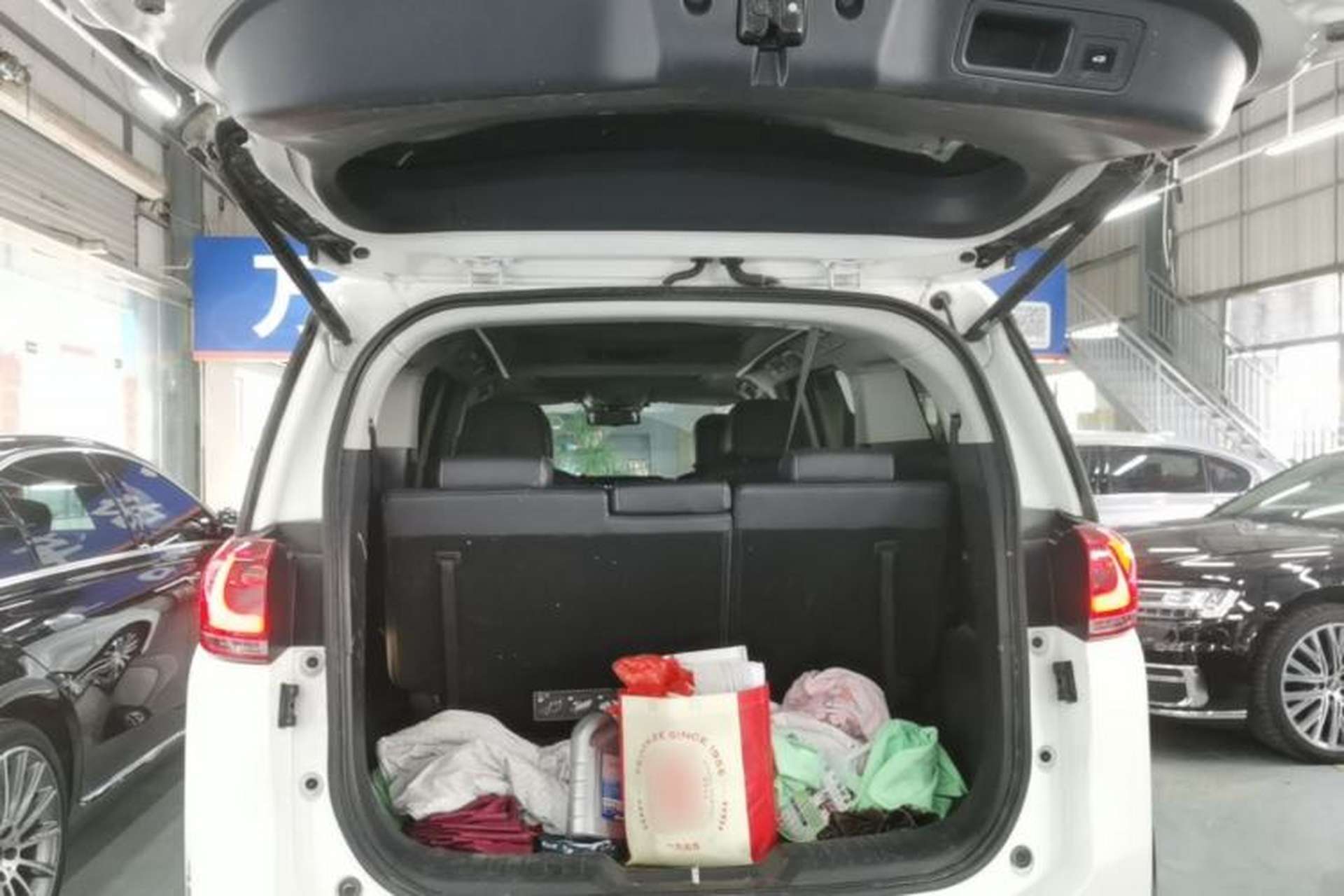 Used GAC Trumpchi M8 2021 Lingxiu Series 390T Ultimate Edition Trunk