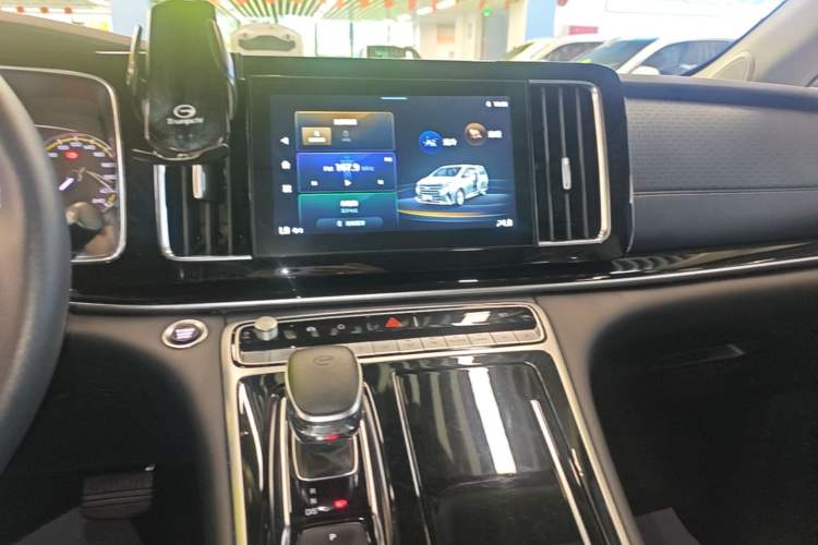 Used GAC Trumpchi M8 2023 Lingxiu Series 390T Luxury Edition Audio And AC Panel