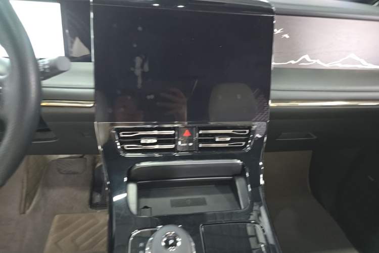 Used GAC Trumpchi M8 2023 Zongshi Series Dual-Motor YuZun Edition Audio And AC Panel