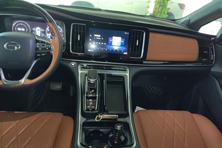Used GAC Trumpchi M8 2023 Facelift Master Series 390T Four-Seat Deluxe Edition Audio And AC Panel