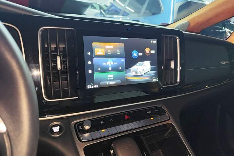 Used GAC Trumpchi M8 2023 Lingxiu Series 390T Luxury Edition Audio And AC Panel