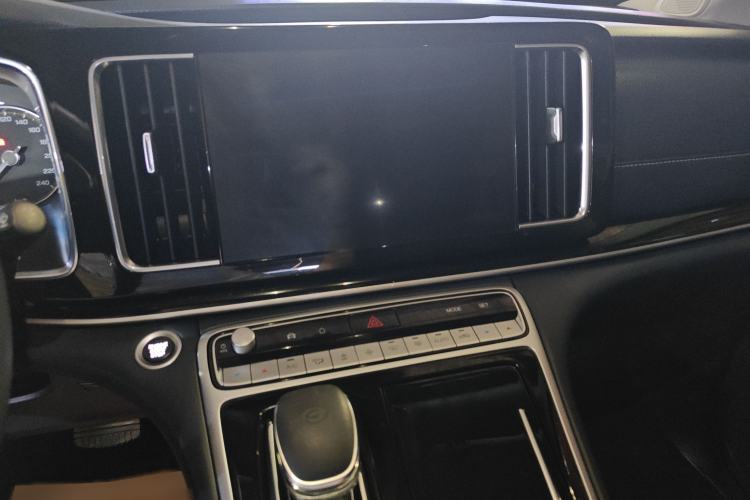 Used GAC Trumpchi M8 2023 Lingxiu Series 390T Luxury Edition Audio And AC Panel