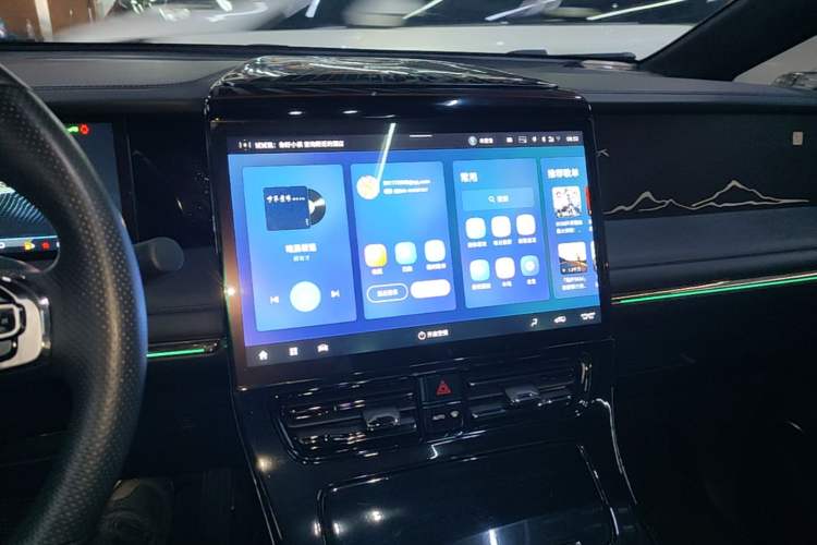 Used GAC Trumpchi M8 2023 Zongshi Series Dual-Motor Flagship Edition Audio And AC Panel