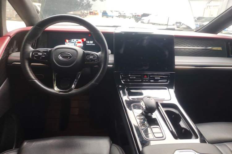 Used GAC Trumpchi M8 2023 Zongshi Series 400T Ultimate Edition Center Console