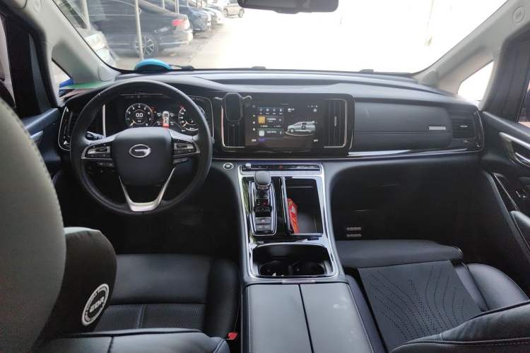 Used GAC Trumpchi M8 2023 Lingxiu Series 390T Prestige Edition Center Console