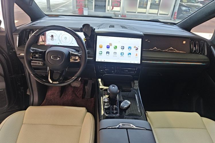 Used GAC Trumpchi M8 2023 Zongshi Series Dual-Motor Flagship Edition Center Console