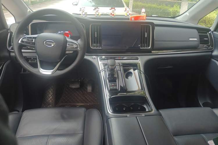 Used GAC Trumpchi M8 2023 Lingxiu Series 390T Prestige Edition Center Console