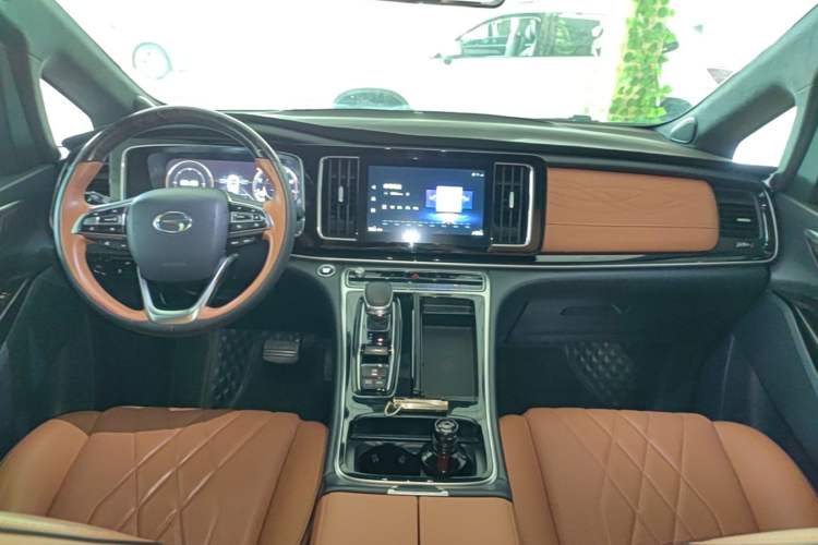 Used GAC Trumpchi M8 2023 Facelift Master Series 390T Four-Seat Deluxe Edition Center Console