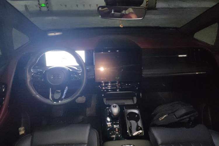 Used GAC Trumpchi M8 2023 Zongshi Series 400T Ultimate Edition Center Console