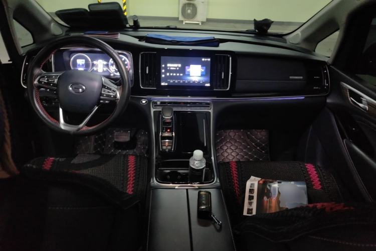 Used GAC Trumpchi M8 2023 Lingxiu Series 390T Prestige Edition Center Console
