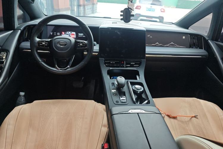 Used GAC Trumpchi M8 2023 Zongshi Series Dual-Motor YuZun Edition Center Console