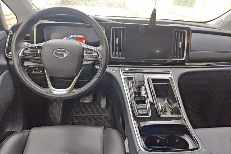 Used GAC Trumpchi M8 2023 Lingxiu Series 390T Prestige Edition Center Console