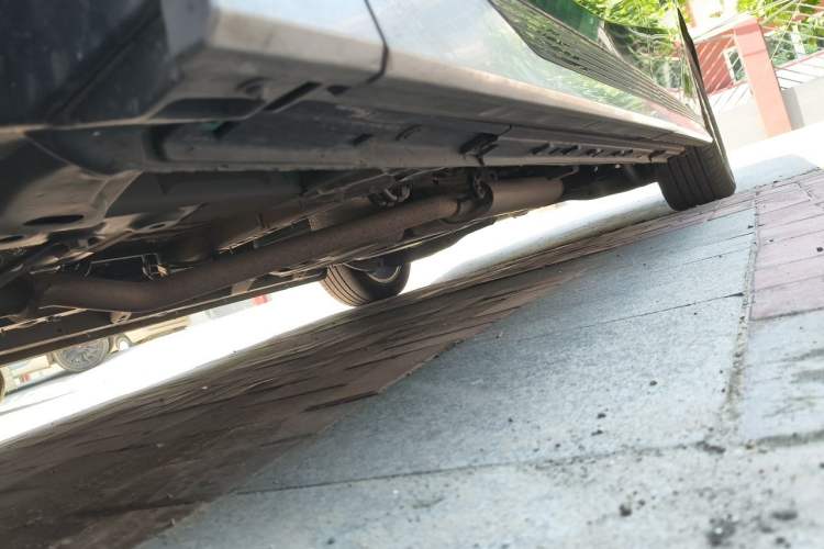 Used GAC Trumpchi M8 2023 Zongshi Series Dual-Motor Supreme Edition Chassis Front Left
