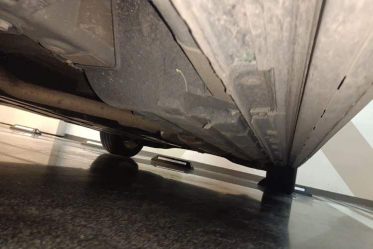 Used GAC Trumpchi M8 2023 Zongshi Series Dual-Motor Flagship Edition Chassis Front Left