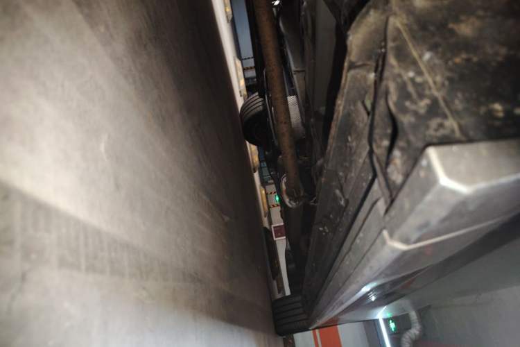 Used GAC Trumpchi M8 2023 Zongshi Series Dual-Motor Supreme Edition Chassis Front Left