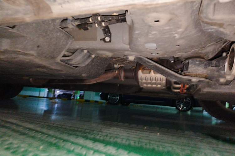 Used GAC Trumpchi M8 2023 Zongshi Series 400T Flagship Edition Chassis Front Right