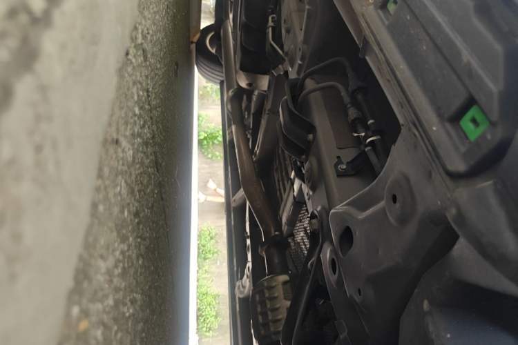 Used GAC Trumpchi M8 2023 Zongshi Series Dual-Motor Flagship Edition Chassis Front Right