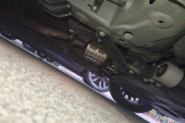 Used GAC Trumpchi M8 2023 Zongshi Series Dual-Motor Supreme Edition Chassis Front Right