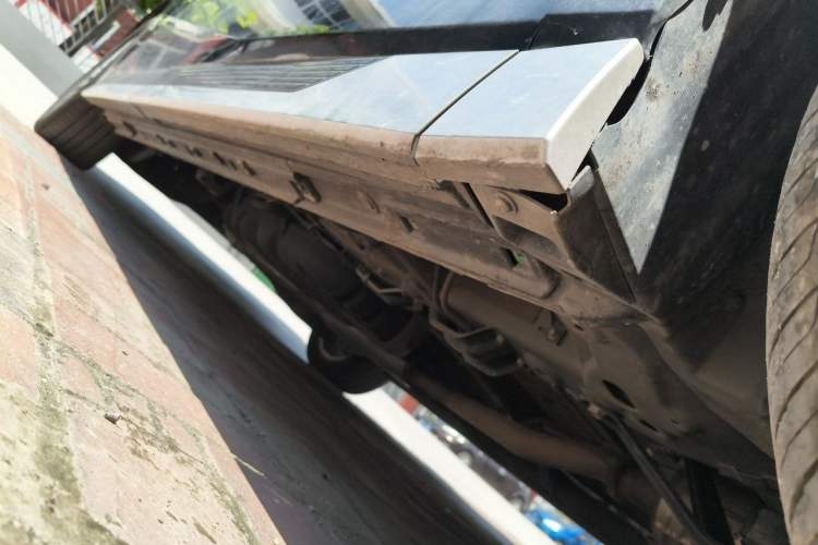Used GAC Trumpchi M8 2023 Zongshi Series Dual-Motor Supreme Edition Chassis Front Right
