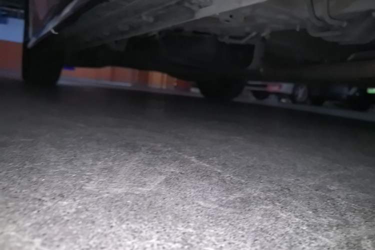 Used GAC Trumpchi M8 2023 Zongshi Series Dual-Motor Supreme Edition Chassis Front Right