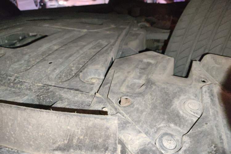Used GAC Trumpchi M8 2023 Zongshi Series Dual-Motor Supreme Edition Chassis Front Right