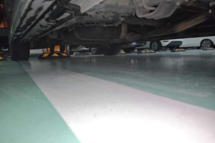 Used GAC Trumpchi M8 2023 Zongshi Series 400T Flagship Edition Chassis Front Right
