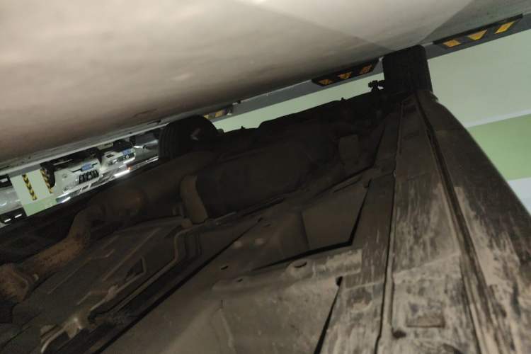 Used GAC Trumpchi M8 2023 Lingxiu Series 390T Prestige Edition Chassis Front Right