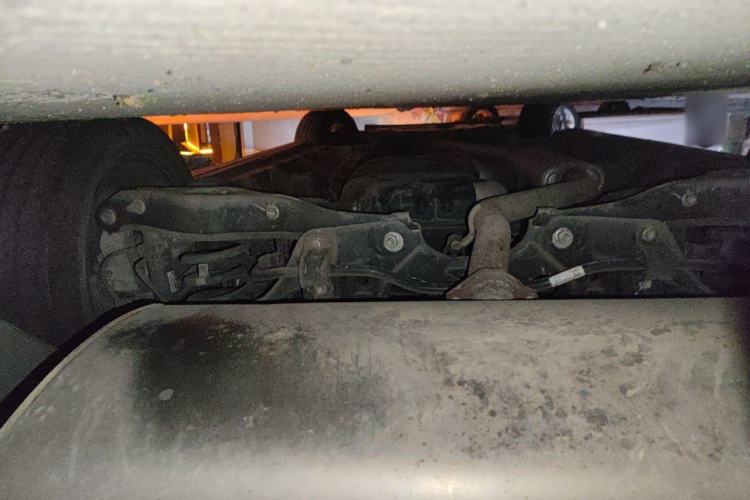 Used GAC Trumpchi M8 2023 Zongshi Series Dual-Motor Supreme Edition Chassis Rear