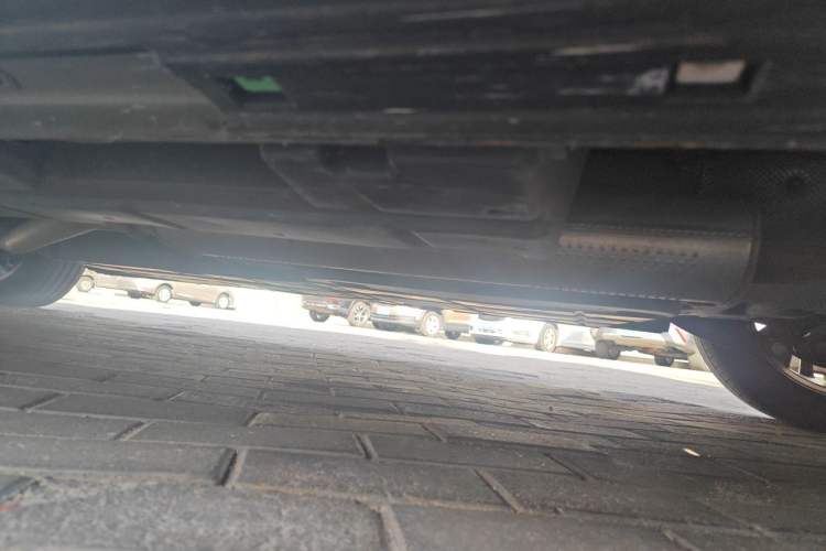 Used GAC Trumpchi M8 2023 Zongshi Series Dual-Motor YuZun Edition Chassis Rear Left
