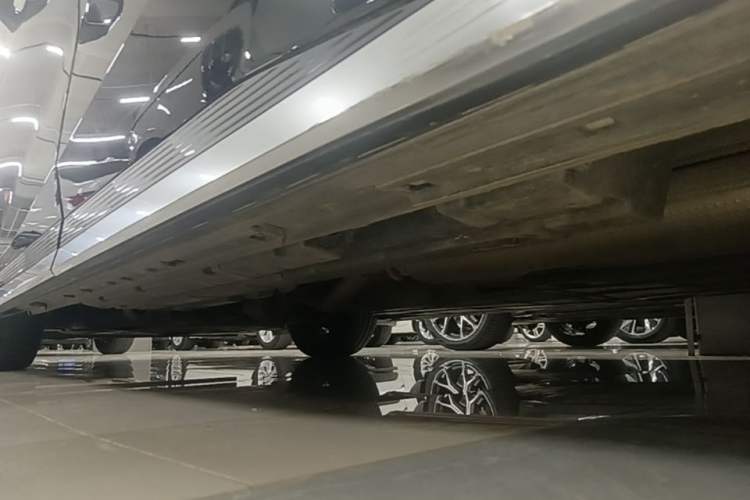 Used GAC Trumpchi M8 2023 Zongshi Series 400T Flagship Edition Chassis Rear Left