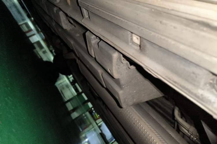 Used GAC Trumpchi M8 2023 Zongshi Series Dual-Motor YuZun Edition Chassis Rear Left