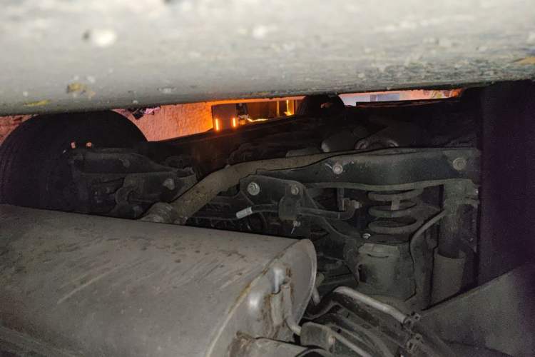 Used GAC Trumpchi M8 2023 Zongshi Series Dual-Motor Supreme Edition Chassis Rear Left