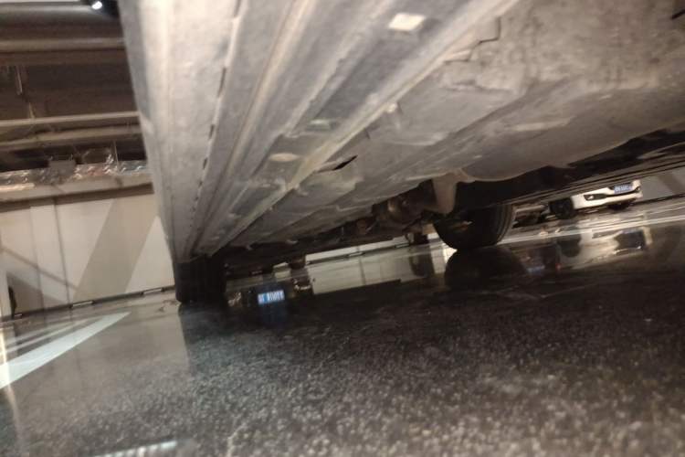 Used GAC Trumpchi M8 2023 Zongshi Series Dual-Motor Flagship Edition Chassis Rear Left
