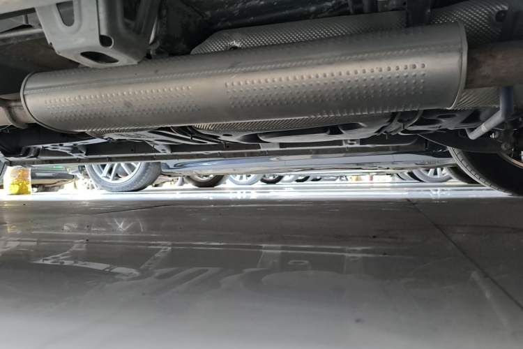 Used GAC Trumpchi M8 2023 Zongshi Series Dual-Motor Flagship Edition Chassis Rear Left