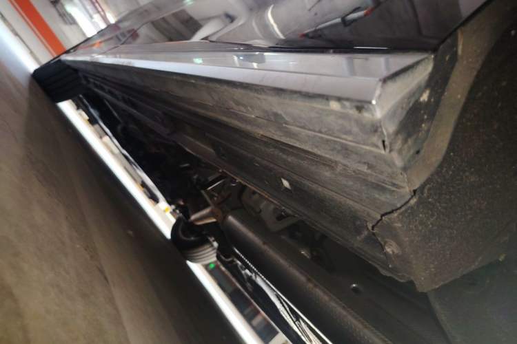 Used GAC Trumpchi M8 2023 Zongshi Series Dual-Motor Supreme Edition Chassis Rear Left