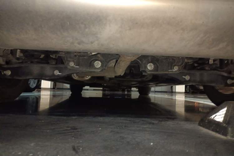 Used GAC Trumpchi M8 2023 Zongshi Series Dual-Motor Flagship Edition Chassis Rear