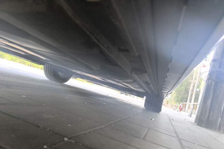 Used GAC Trumpchi M8 2023 Zongshi Series Dual-Motor YuZun Edition Chassis Rear Right