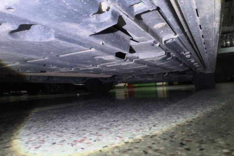 Used GAC Trumpchi M8 2023 Zongshi Series 400T Flagship Edition Chassis Rear Right