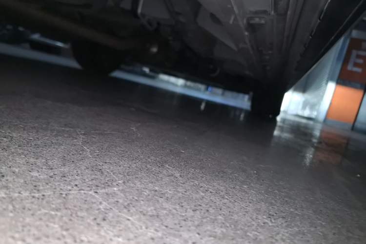 Used GAC Trumpchi M8 2023 Zongshi Series Dual-Motor Supreme Edition Chassis Rear Right