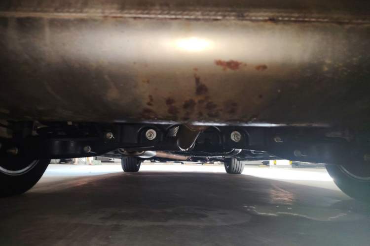 Used GAC Trumpchi M8 2023 Zongshi Series Dual-Motor Supreme Edition Chassis Rear