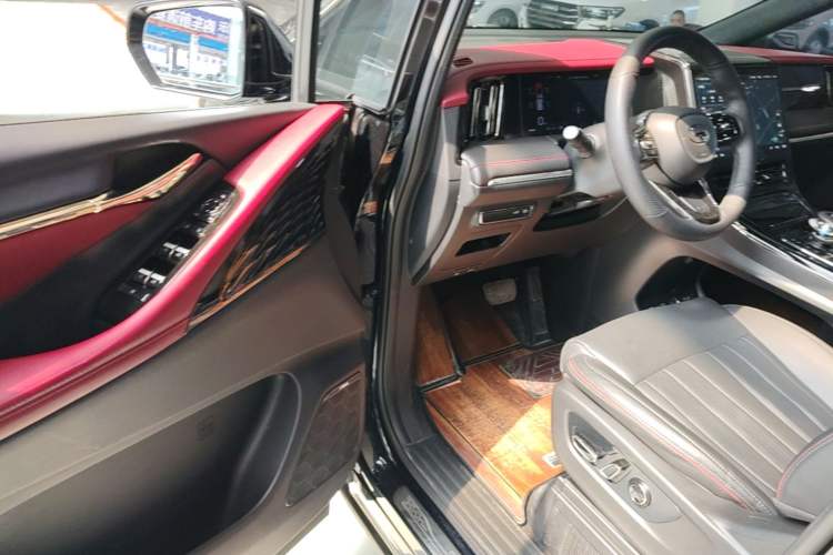 Used GAC Trumpchi M8 2023 Zongshi Series Dual-Motor Flagship Edition Driver Seat
