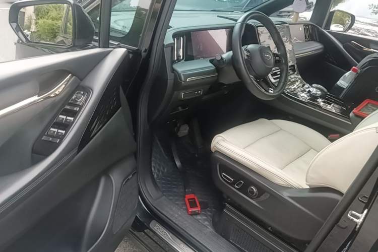 Used GAC Trumpchi M8 2023 Zongshi Series Dual-Motor YuZun Edition Driver Seat