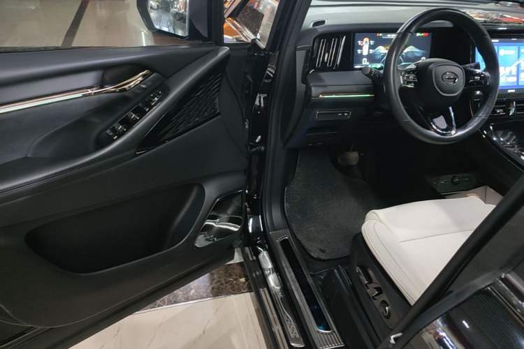 Used GAC Trumpchi M8 2023 Zongshi Series Dual-Motor Flagship Edition Driver Seat