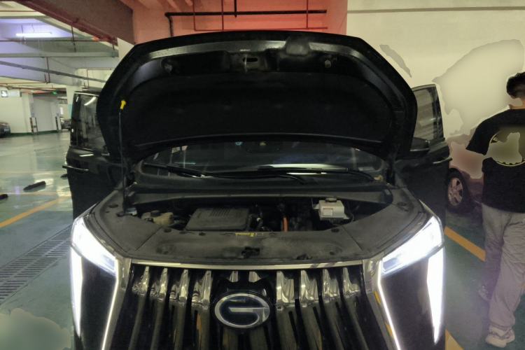 Used GAC Trumpchi M8 2023 Zongshi Series Dual-Motor YuZun Edition Engine Bay