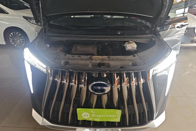 Used GAC Trumpchi M8 2023 Zongshi Series Dual-Motor YuZun Edition Engine Bay